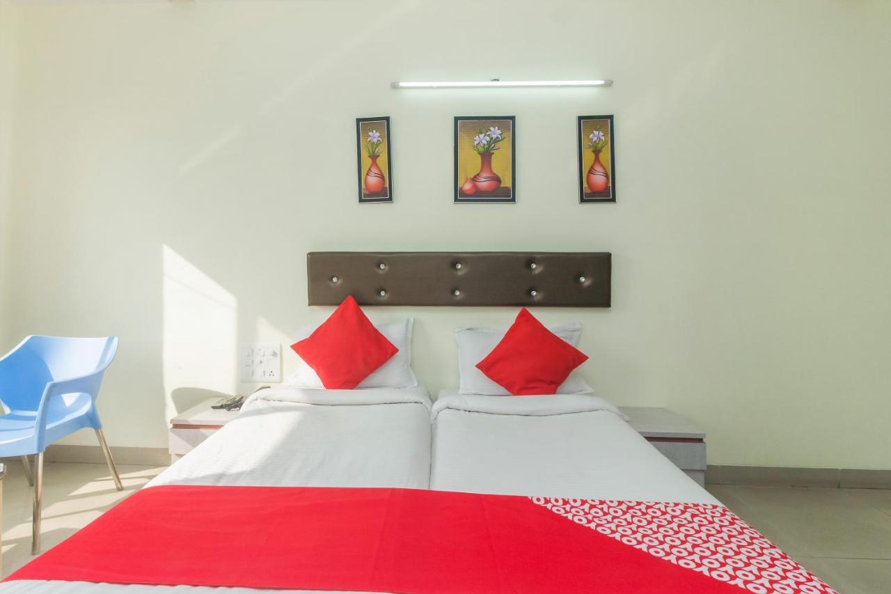 Flagship 4387 Hotel Theem Plaaza Nashik Ngoại thất bức ảnh